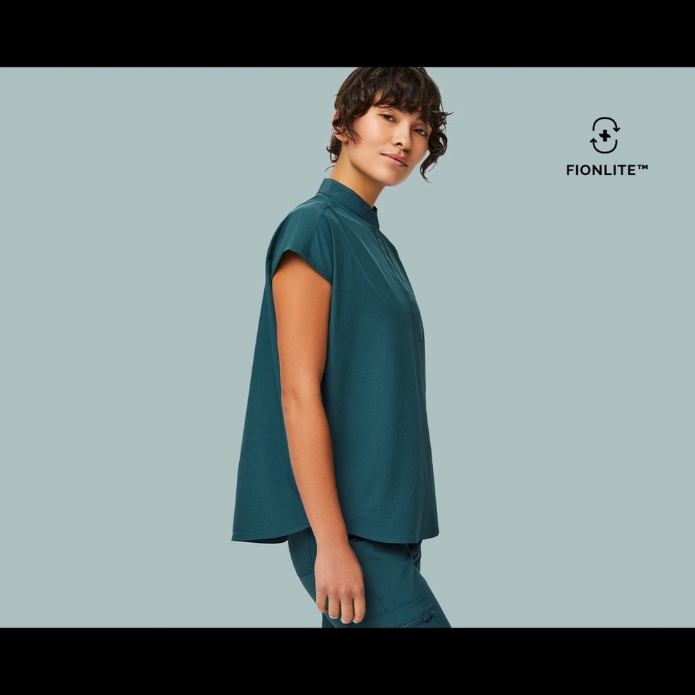 Figs Caribbean Blue Fionlite Rafaela scrub top